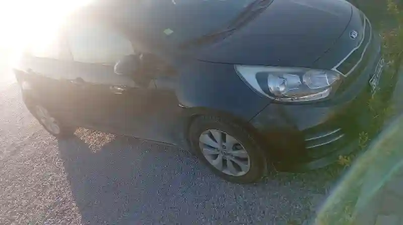Kia RIO Essence 2015 - Vue 3