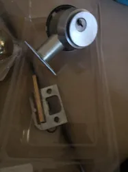 4 Serrures Argentées Importées du Canada à La Soukra