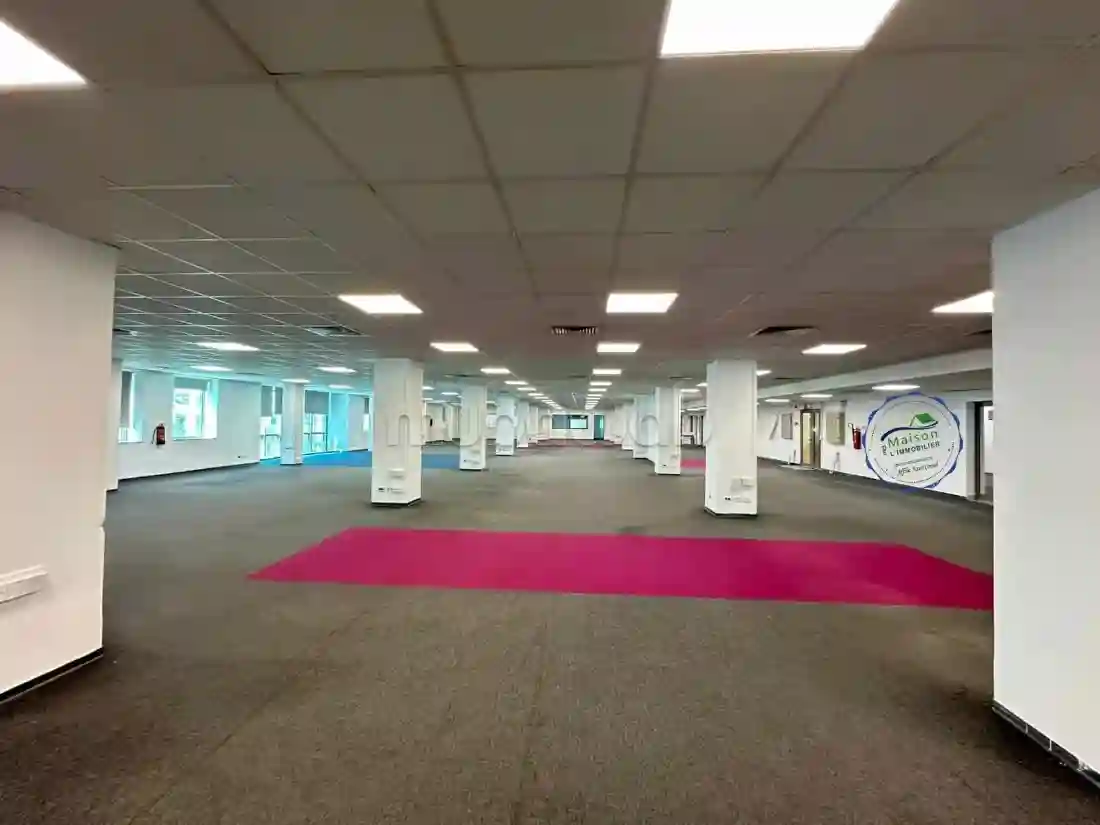 A Louer Plateau Bien Entretenu 1300 m² Charguia 2 - Vue 2