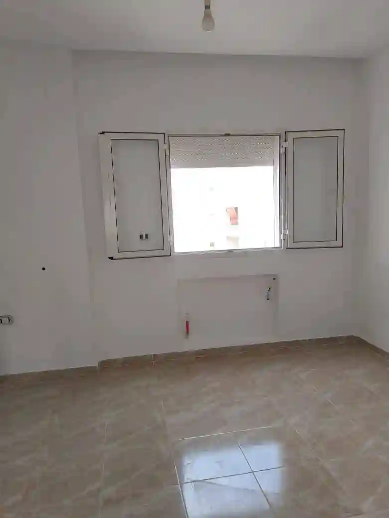 Deuxième Étage de Villa au Mourouj 6 à El Mourouj - Vue 1