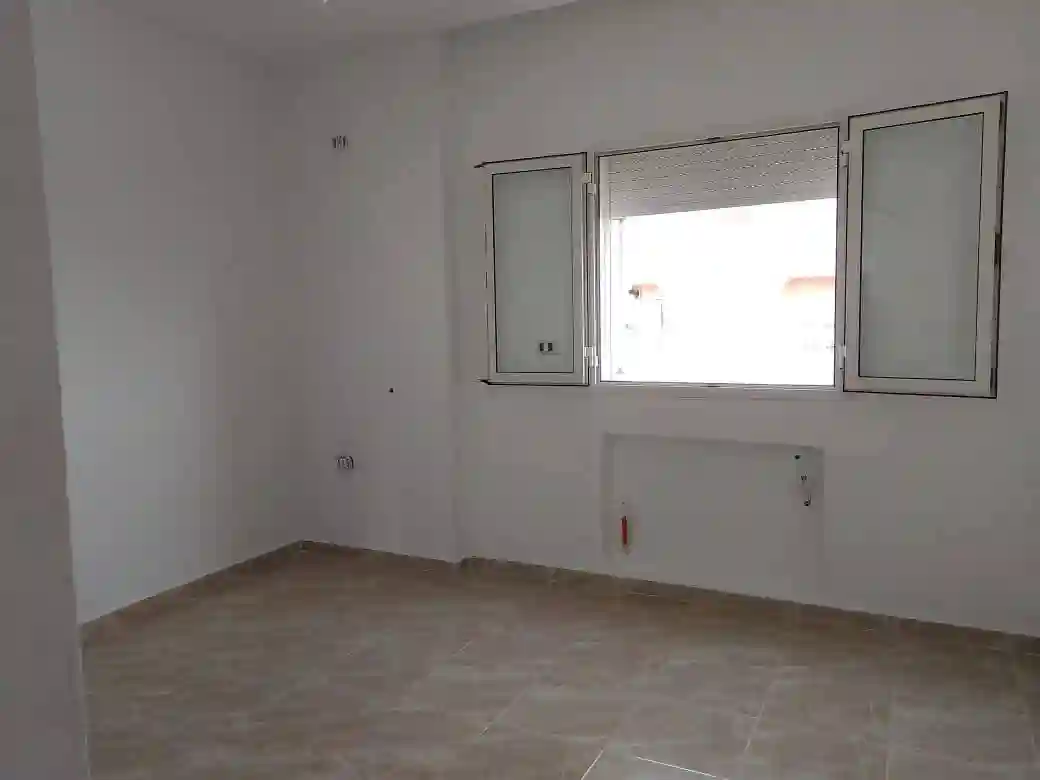 Deuxième Étage de Villa au Mourouj 6 à El Mourouj - Vue 2