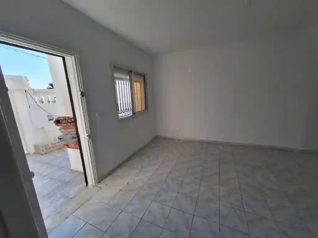 Maison r1 à Mourouj 3 104 m2 à Cite El Mourouj 3 Bis