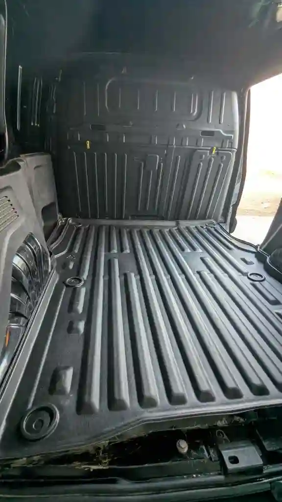 Peugeot Partner k9 - Vue 1