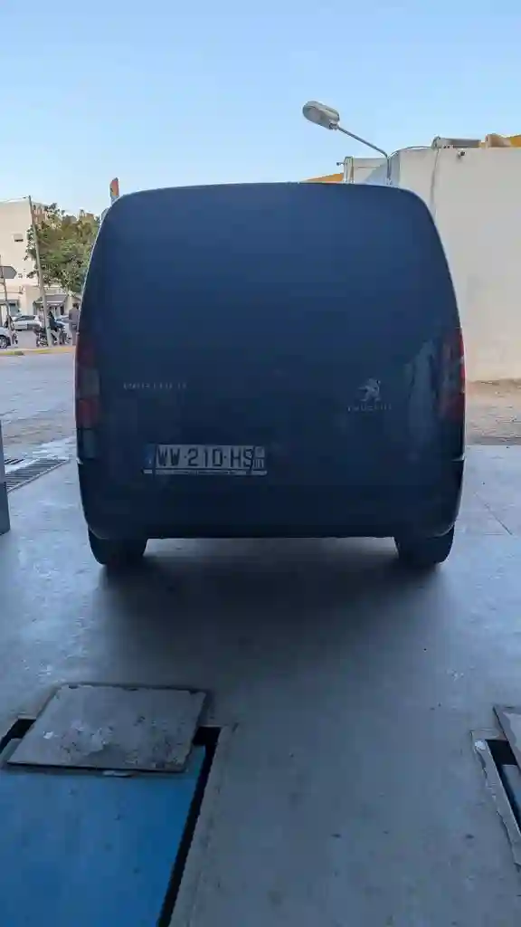 Peugeot Partner k9 - Vue 5