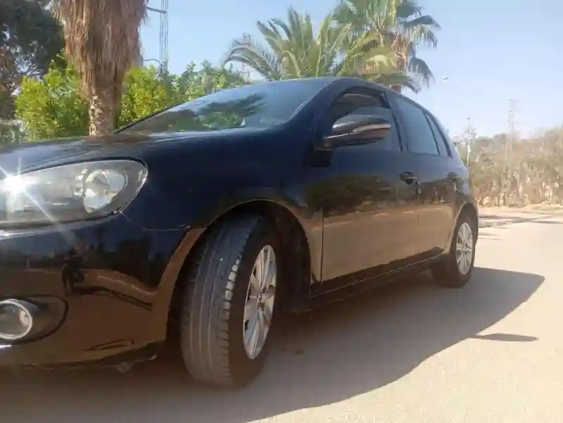 Volkswagen Golf 6 Essence 2011 - Vue 2