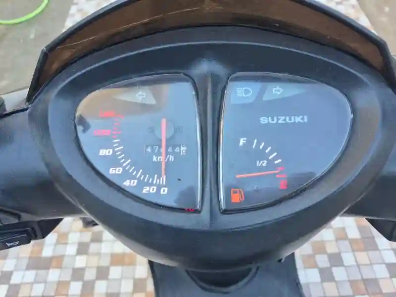 Suzuki An125 - Vue 4