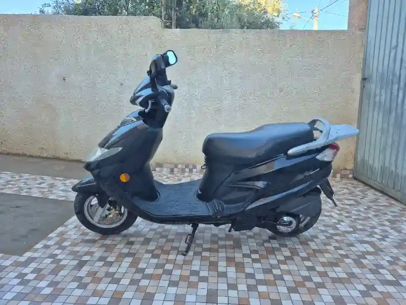 Suzuki An125 - Vue 7