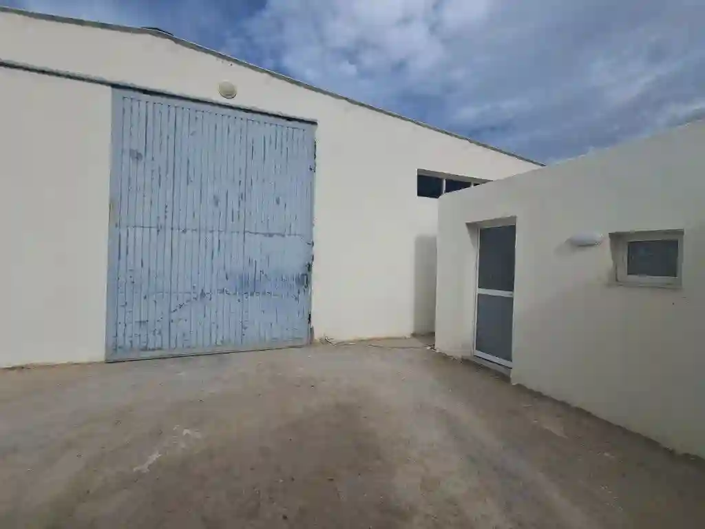 À Louer – Dépôt Industriel 850 m² À Fouchena - Vue 2