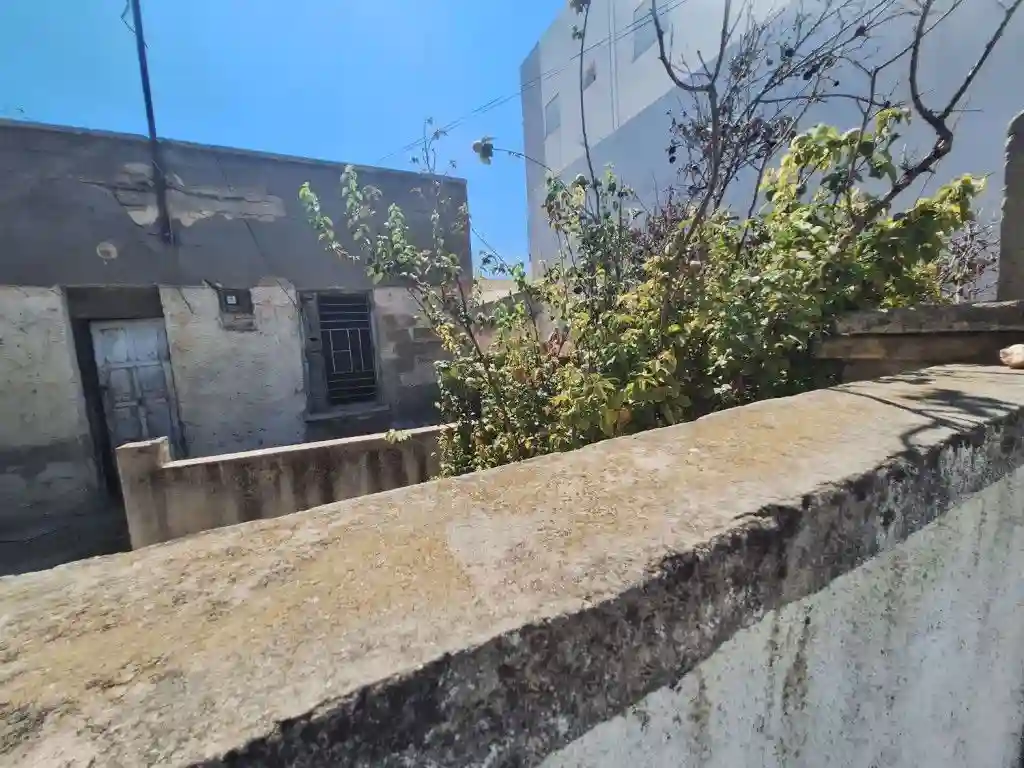 À Vendre Terrain de 456 m² Avec Titre Foncier sur Route Princi - Vue 1