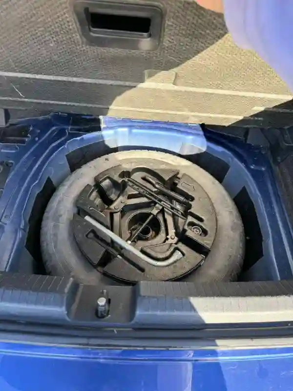 Volkswagen Polo Essence 2020 - Vue 4