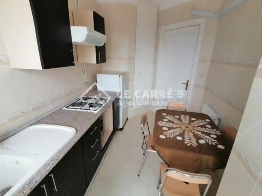 A Louer un s1 Meublé à Cité les Palmerais - Vue 2