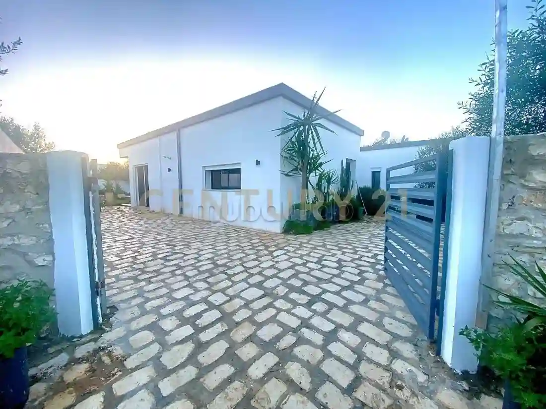 A Louer une Villa Meublée à Sabelet ben Ammar - Vue 1