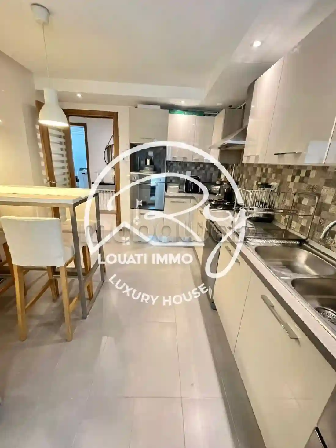 A Vendre Un Appartement S3 à La Soukra - Vue 2