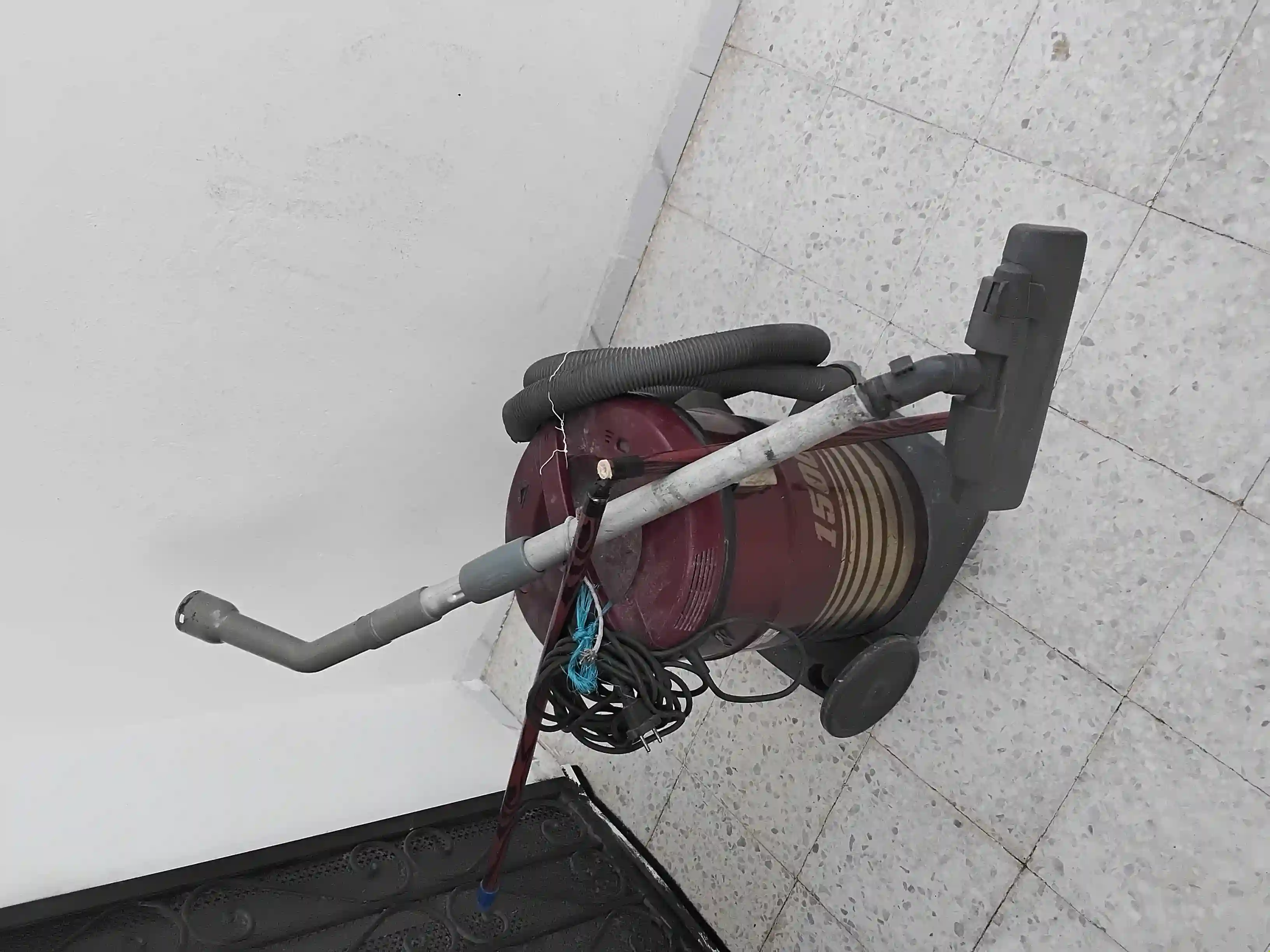 Aspirateur Hitachi à Rades - Vue 1