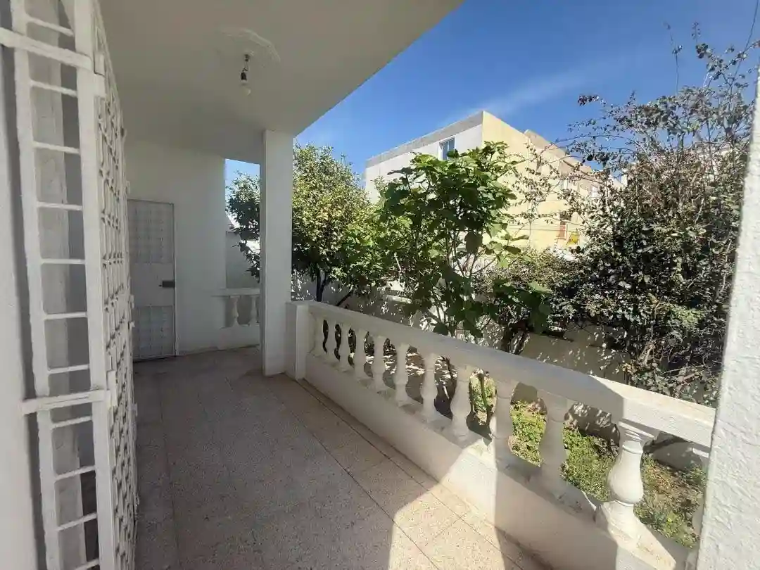 Spacieuse Villa à El Mourouj - Vue 3