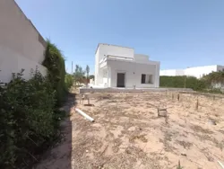 Villa Inachevée et Catcasse rte Tunis à Sfax
