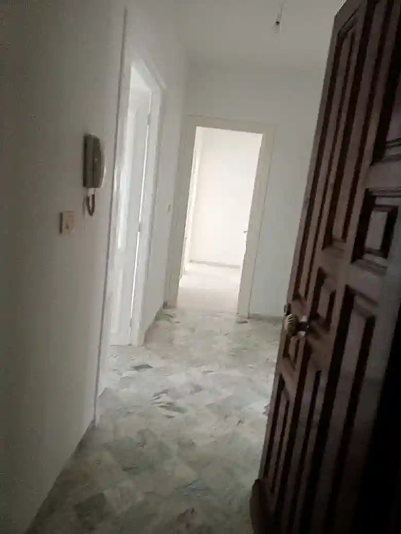 S3 tt Options Avenue Principal à Cite Ennasr 2 - Vue 1