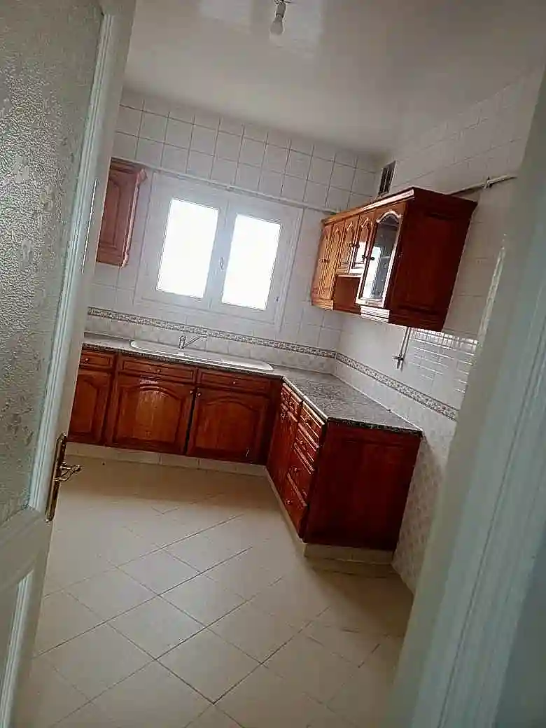 S3 tt Options Avenue Principal à Cite Ennasr 2 - Vue 4