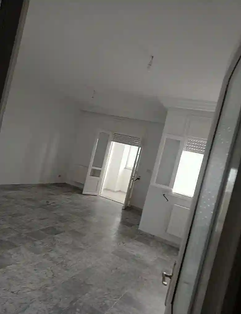 Beau s3 Emplacement et Prix à Cite Ennasr 1 - Vue 4