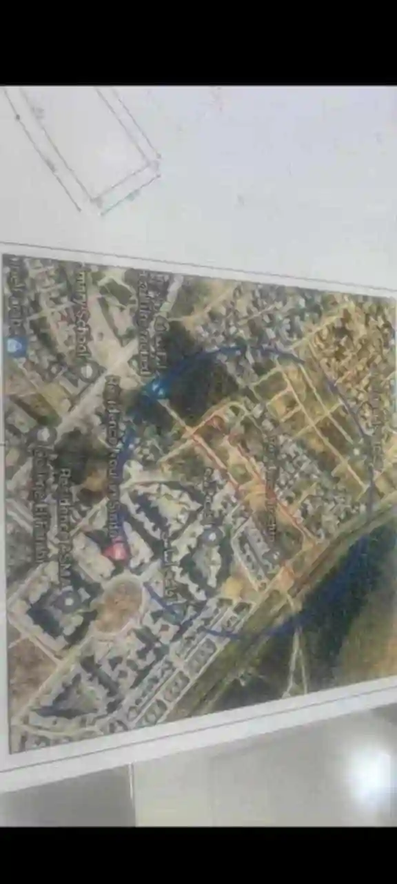 Terrain 500 m2 Jaafar Coté L'école à Ariana - Vue 1