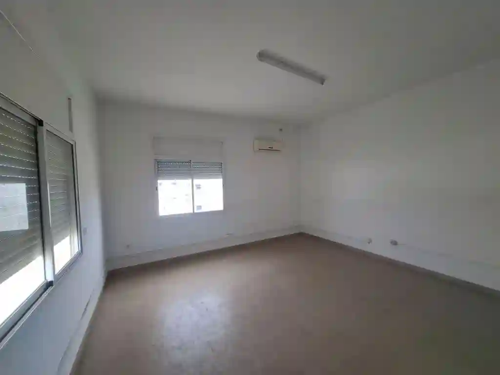 Bureau h+4 au 2ème Étage à la Zone Industrielle Mghira Emplaceme - Vue 9