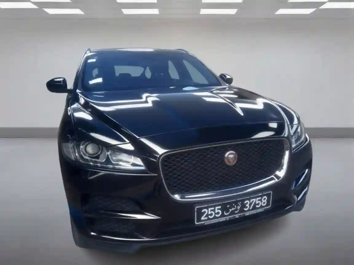 Jaguar f Pace 20d Pack Prestige à El Kantaoui - Vue 4