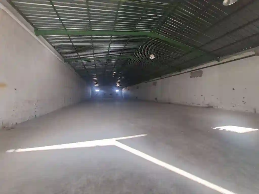 Dépôt Industriel 1230 m² à Louer à Bourbai Mhamdia – Accès g g - Vue 2