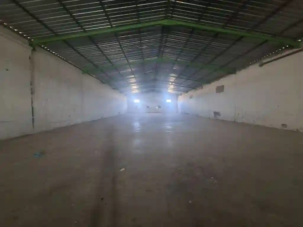 Dépôt Industriel 1230 m² à Louer à Bourbai Mhamdia – Accès g g - Vue 3