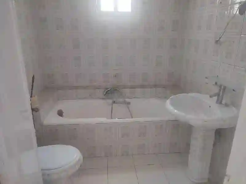 Rc Villa s4 a la Cité Mileha Wb4351 à Ariana - Vue 2