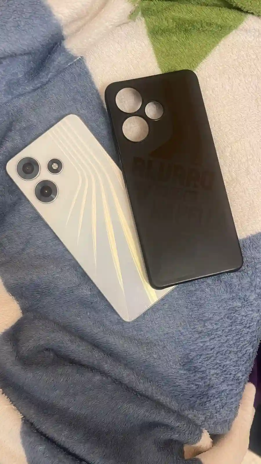 Infinix hot 30 8g 128g en Très bon État à Ariana Ville - Vue 4