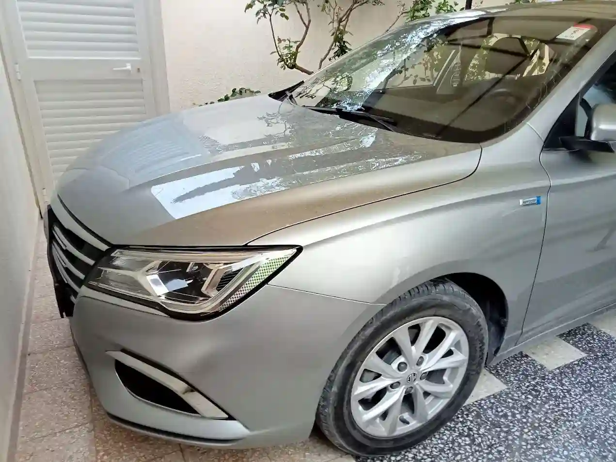 Belle Voiture mg5 à Mahdia Hiboun - Vue 3