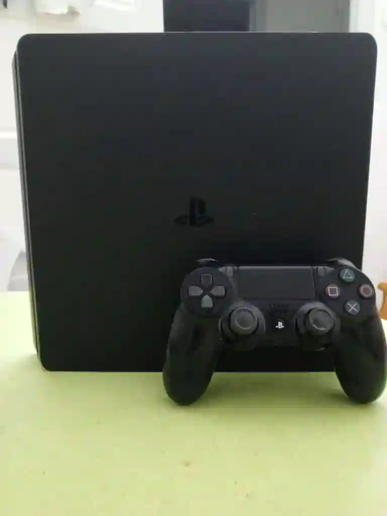 Ps4 Slim - Vue 2