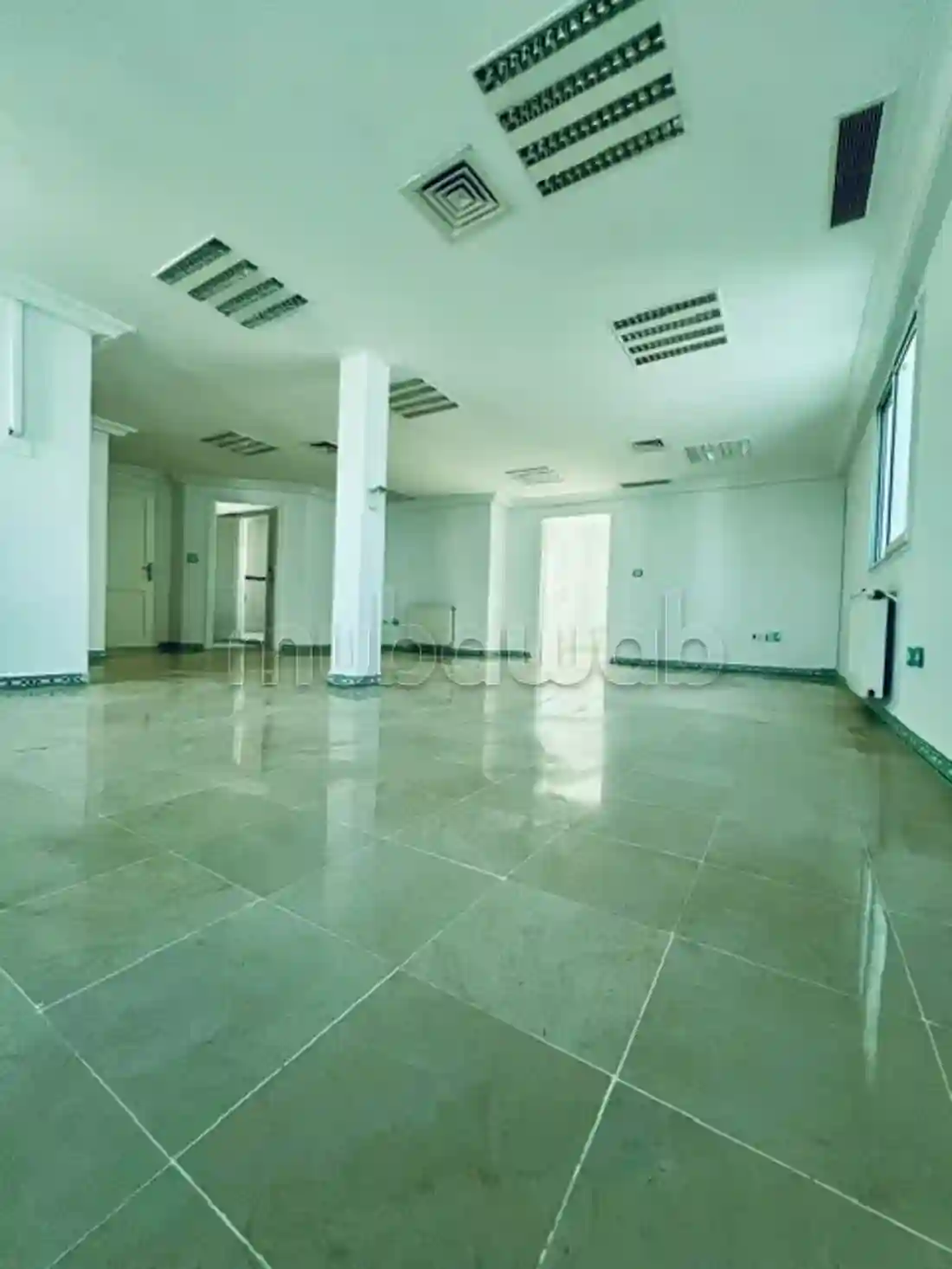 Immeuble de Approx 1100 m2 à Usage de Bureaux R3 - Vue 2