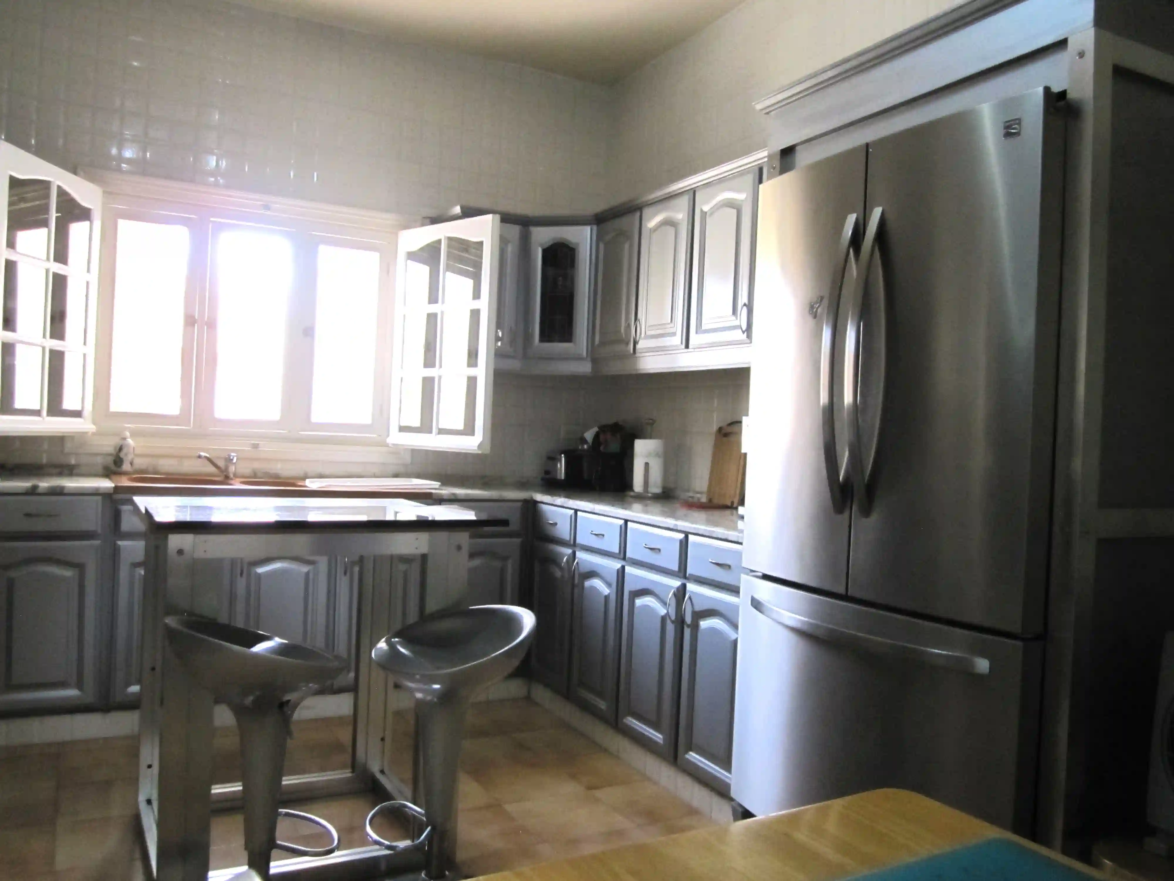 Villa Moderne de Style Américain Prix Réduit à Cite El Ghazala 1 - Vue 4