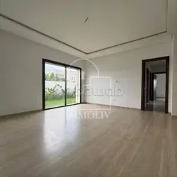 A Vendre un S3 Neuf Avec Jardin à Chotrana 1