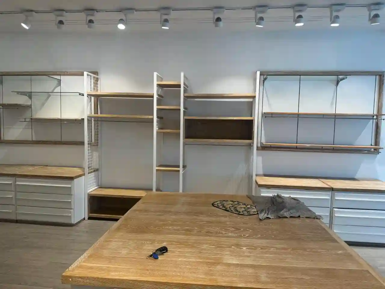 Meubles et Luminaire de Boutique Neuf Idéal 80m2 à La Marsa - Vue 1