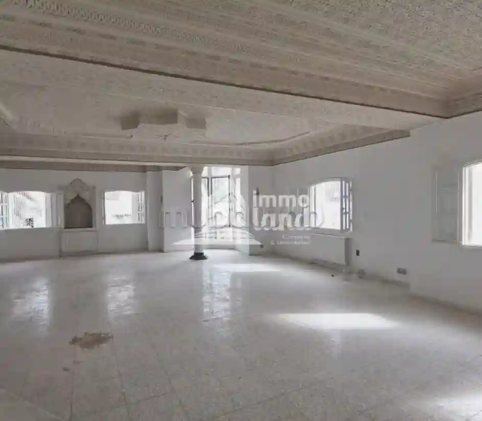 Villa S6 de 600 m2 à Menzah 8 - Vue 1