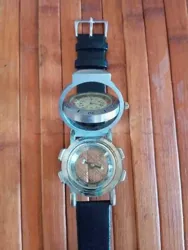 Montre Avec Boussole en Bonne État