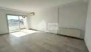 Appartement s2 de 131m2 et 30m2 à Cite El Ghazala 1 - Vue 1