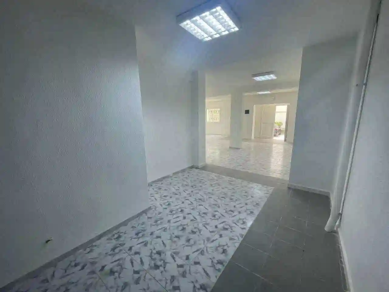 Bureau Open Space 3000 Menzah 9 à El Menzah 9 - Vue 1