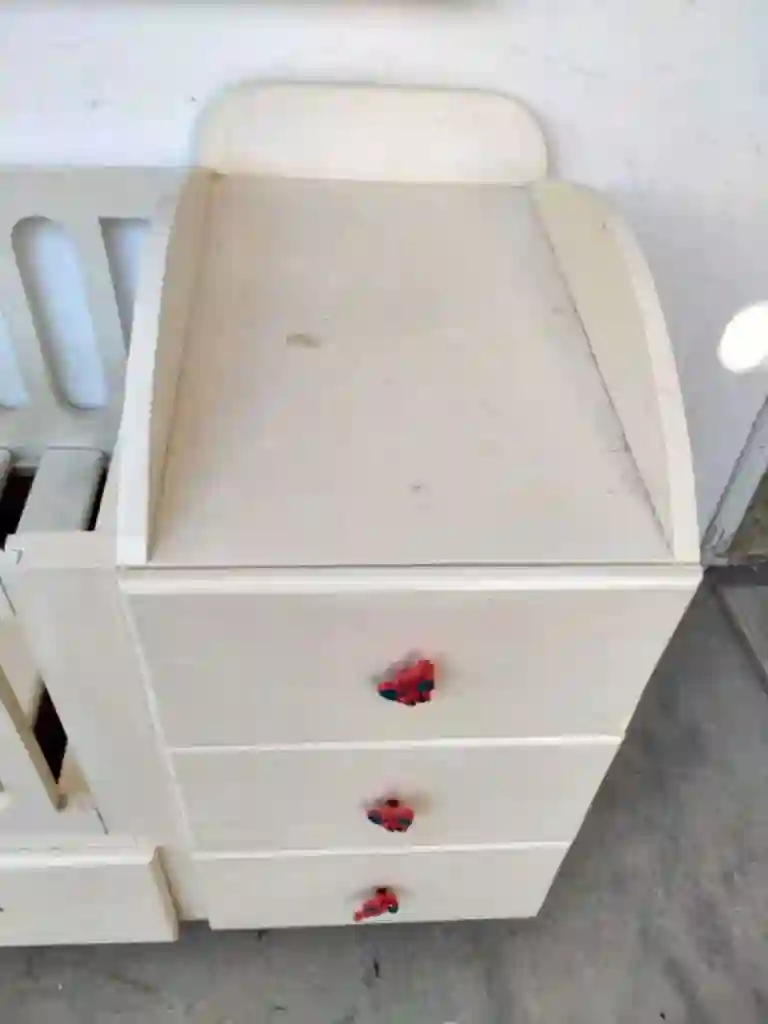 Lit Bébé en Bois Massif