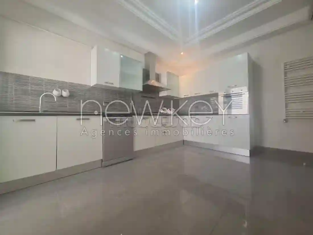 Spacieux Appartement S2 à Vendre Près du Parc Soukra - Vue 3