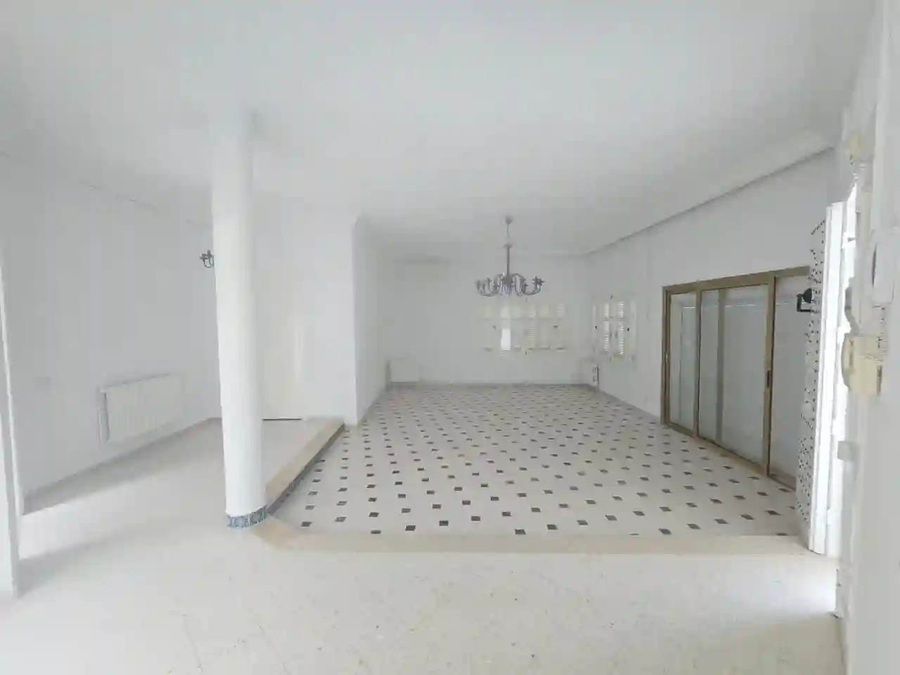 Une Belle Villa Avec Piscine à Kantaoui à El Kantaoui - Vue 3