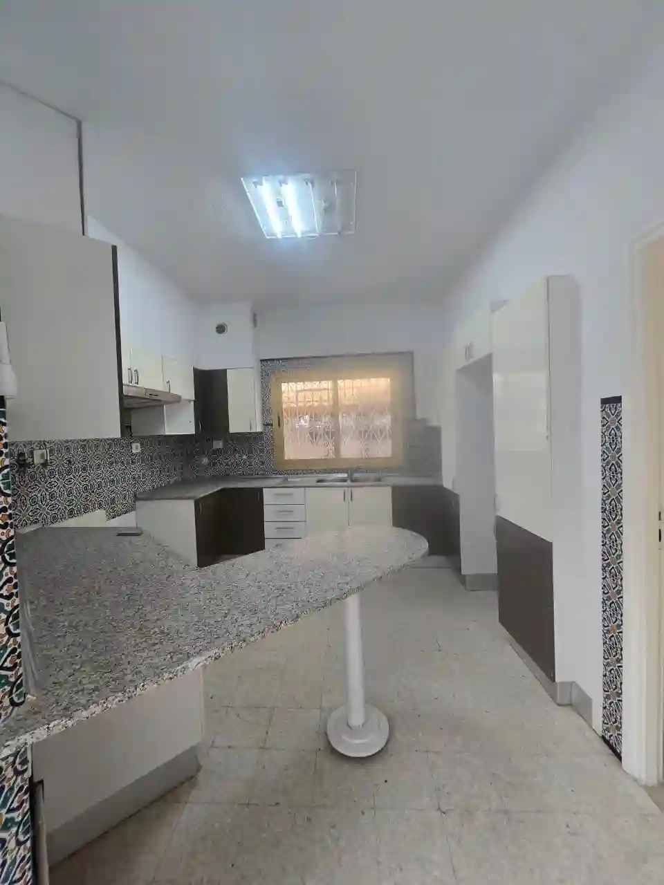 Une Belle Villa Avec Piscine à Kantaoui à El Kantaoui - Vue 4