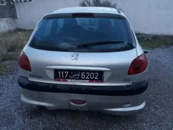 Av Peugeot 206 à El Mourouj