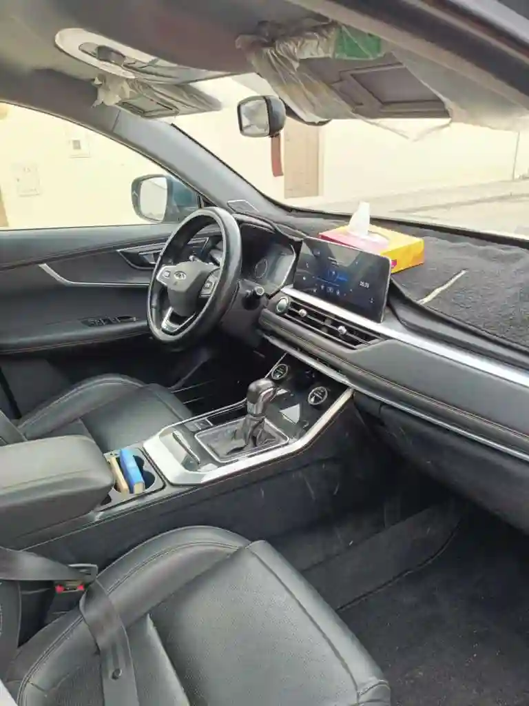 Avendre ou Echange Tiggo 8 - Vue 4