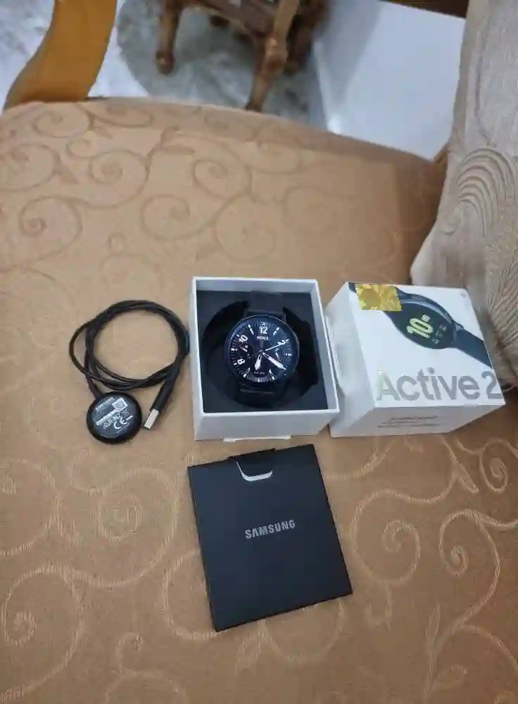 Samsung Watch Active 2 - Vue 1