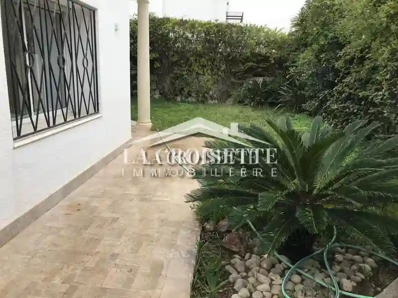 Villa s+5 à ain Zaghouan Nord Pour un Usage Bureautique Mbl0516 - Vue 1