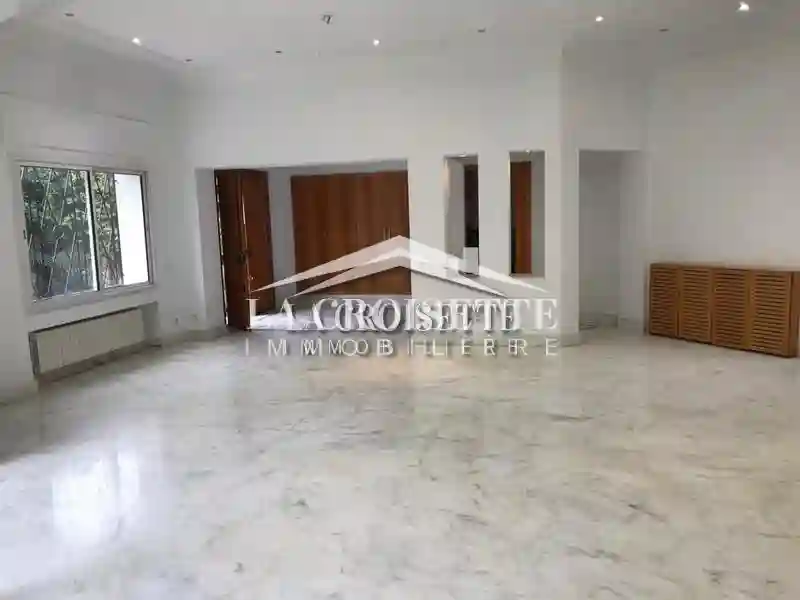 Villa s+5 à ain Zaghouan Nord Pour un Usage Bureautique Mbl0516 - Vue 5