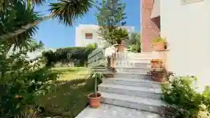 Villa de 600m sur Terrain de 644 m à El Menzah 9 - Vue 1